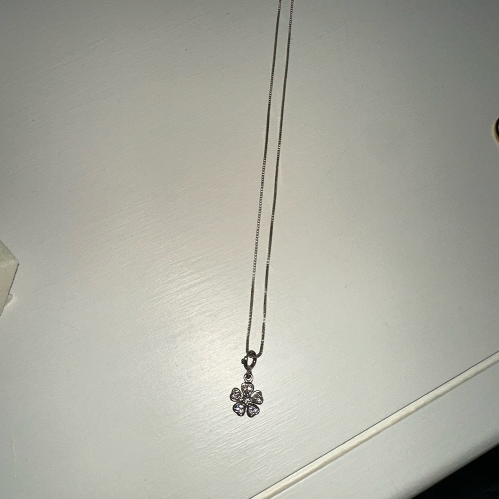 Elegant Silver Floral Charm Necklace